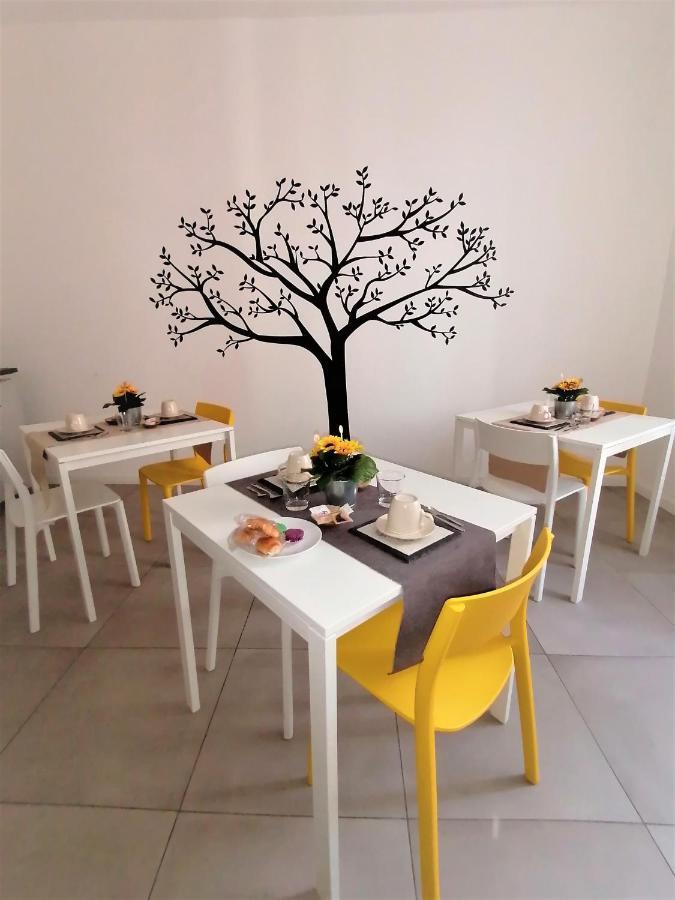 Guesthouse Tree Rooms Modern Бергамо Экстерьер фото